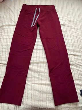 Figs Burgundy Livingston Basic Scrub Pants